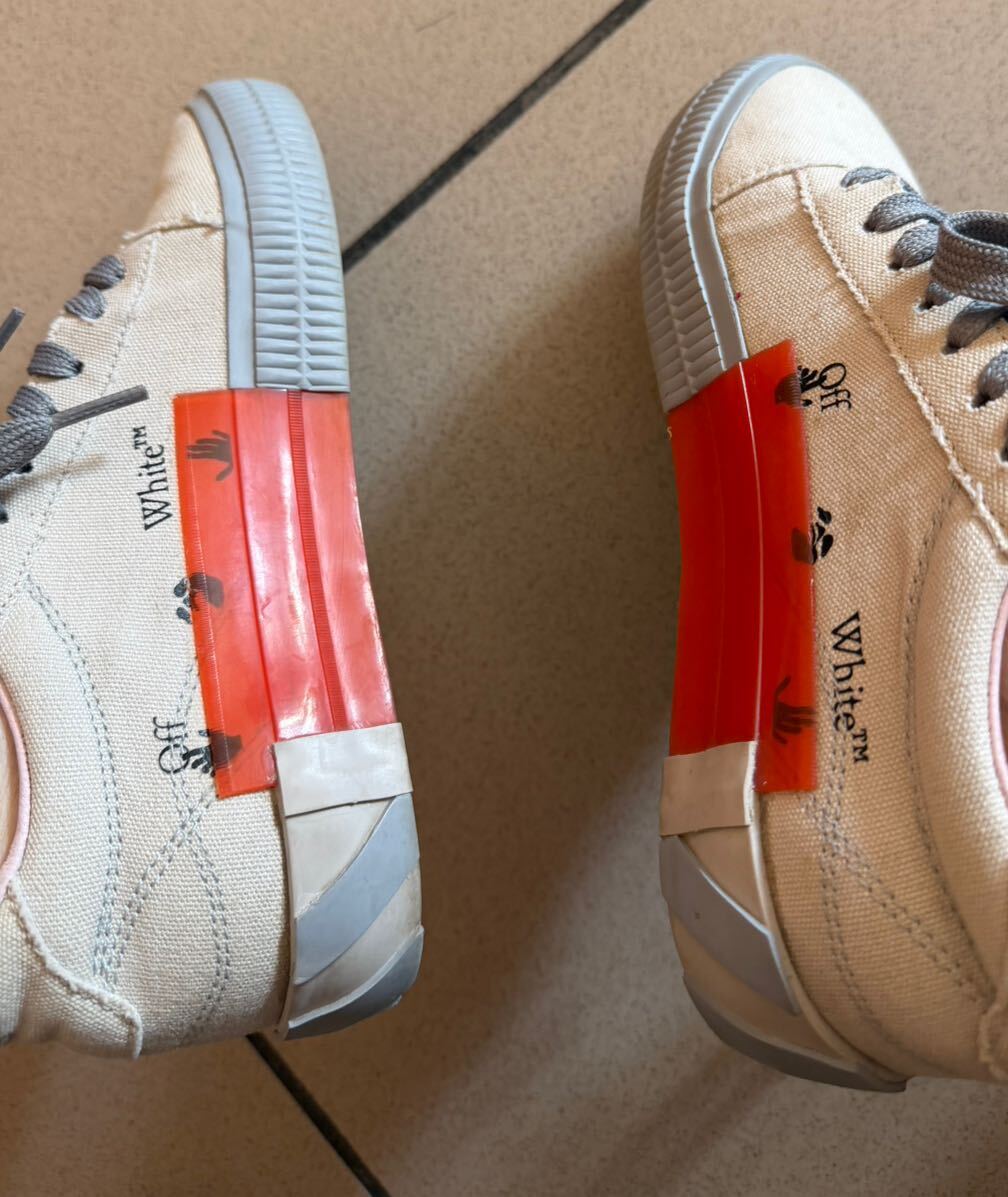 Off White — görsel 4/10