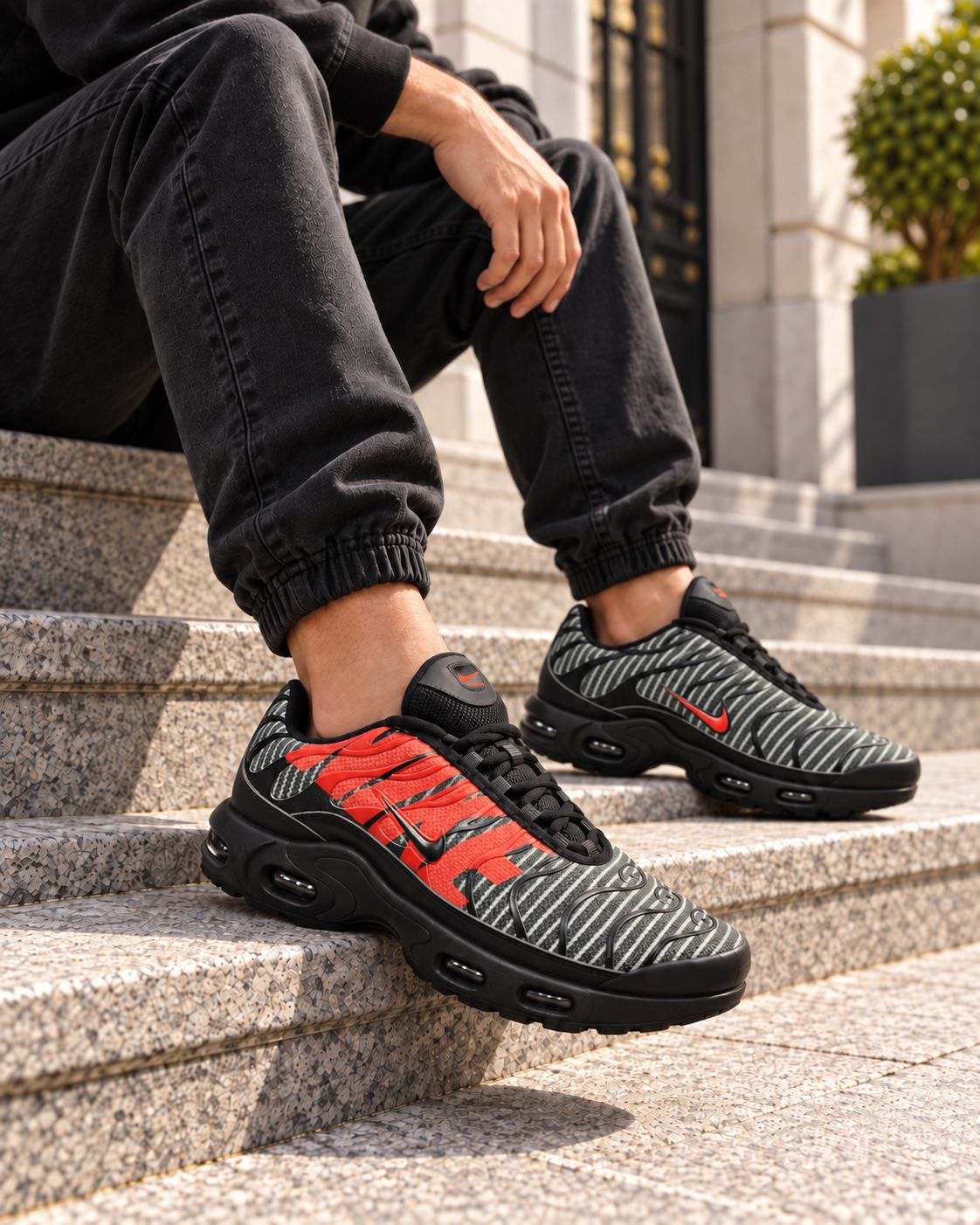 Nike Air Max Plus TN Kırmızı Gri Erkek — görsel 2/3