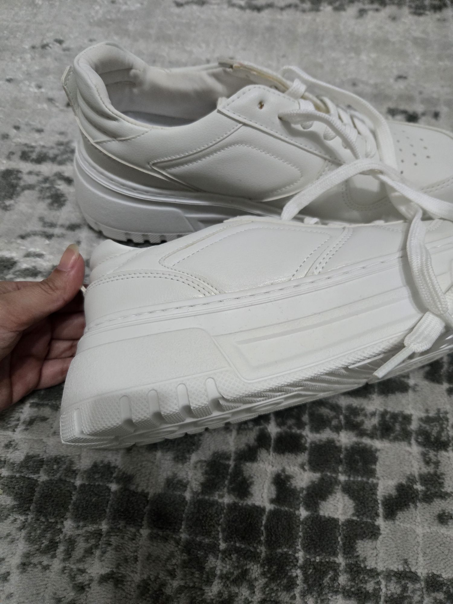 Beyaz Sneaker Ayakkabı — görsel 4/4