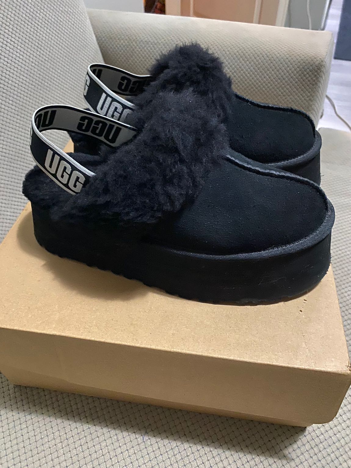 Ugg Siyah Platform Terlik — görsel 3/7