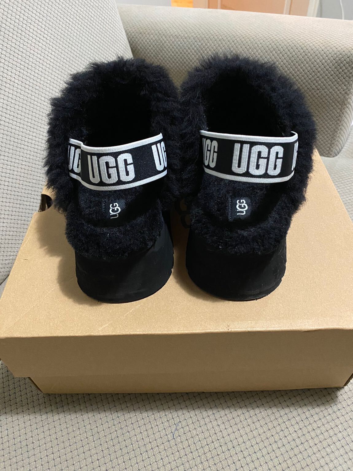 Ugg Siyah Platform Terlik — görsel 2/7