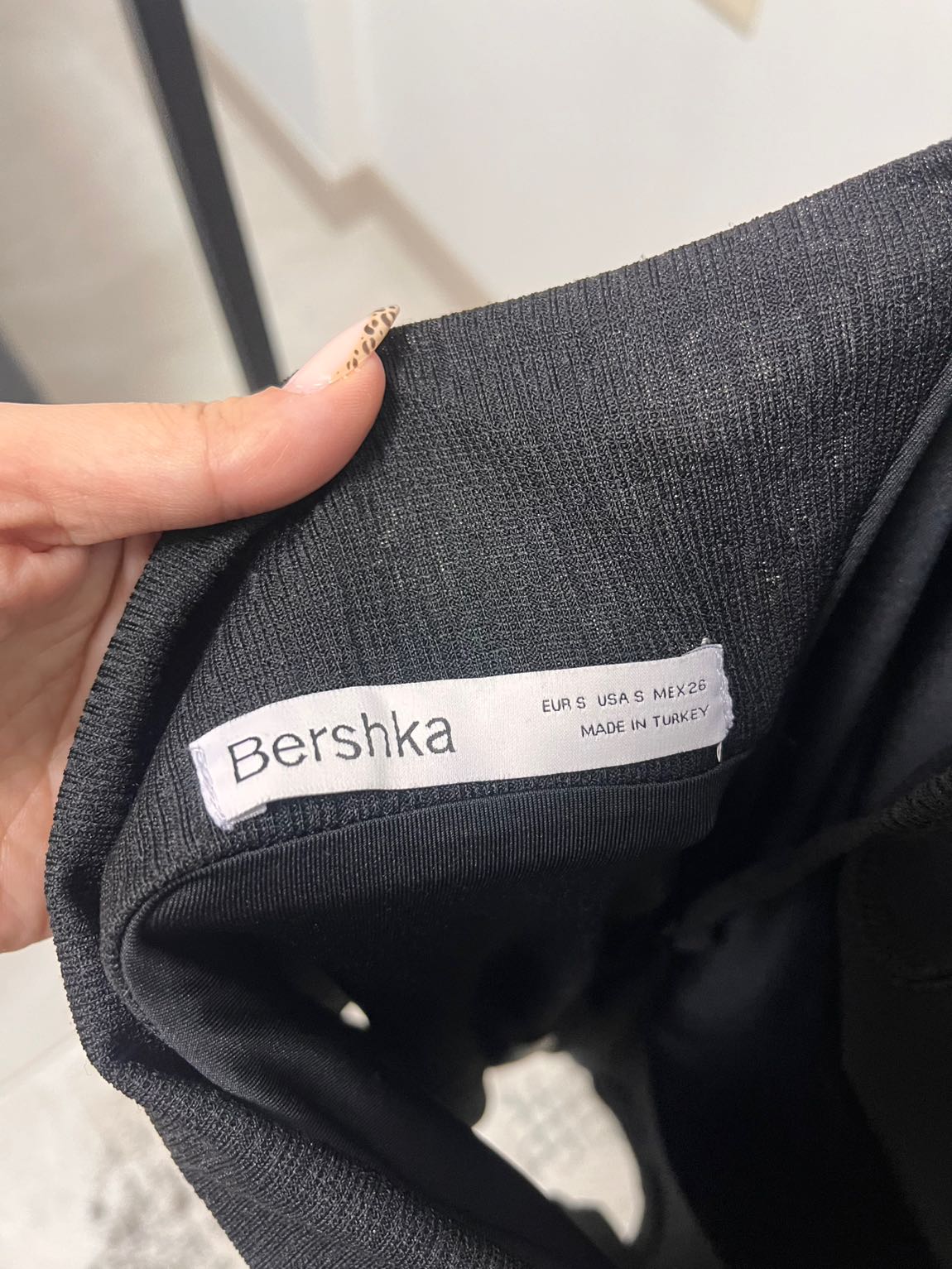 Bershka Siyah Taşlı Kısa Abiye — görsel 5/5