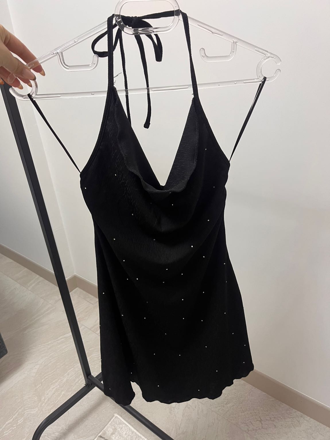 Bershka Siyah Taşlı Kısa Abiye — görsel 2/5