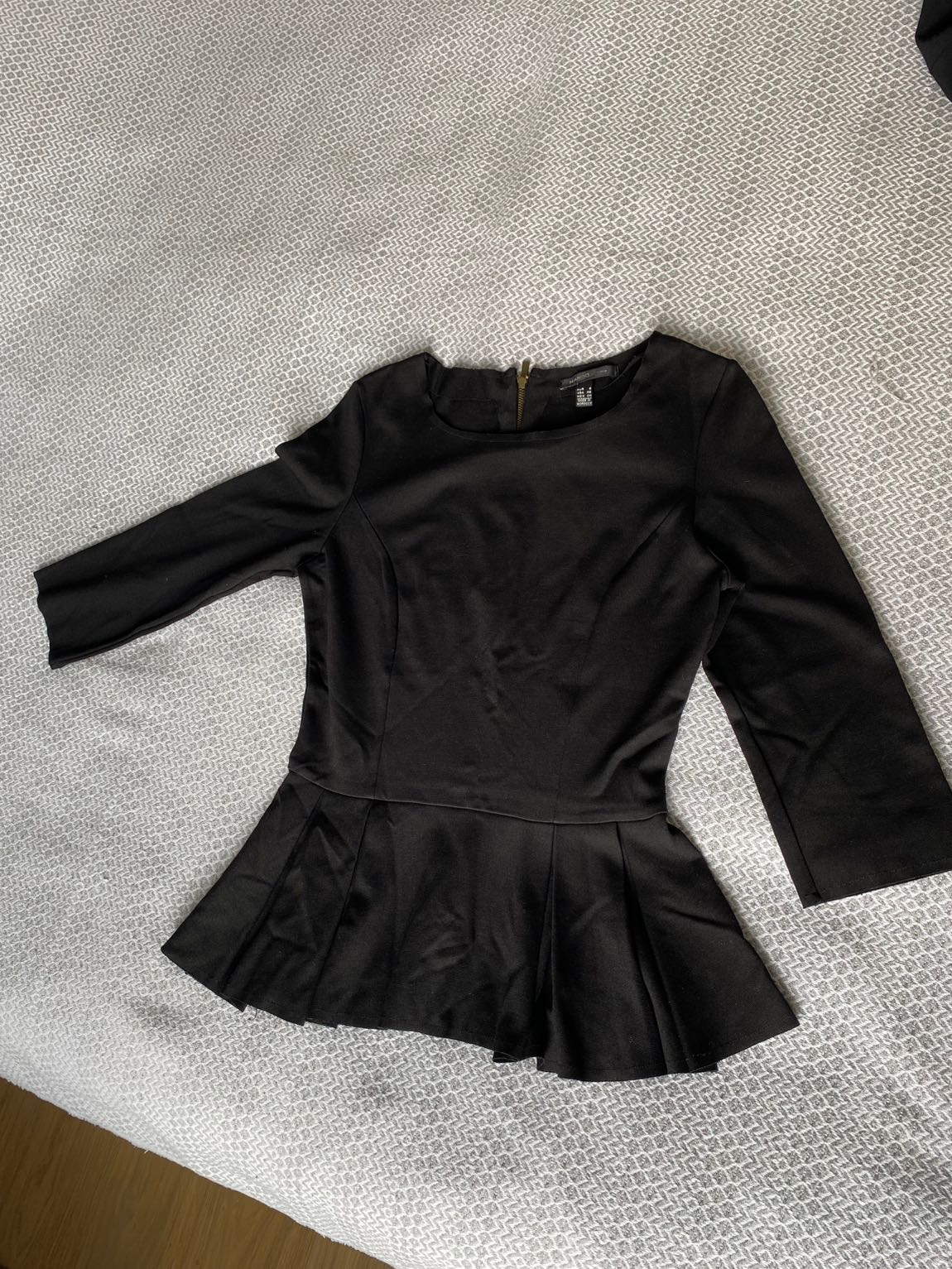Mango Siyah Peplum Bluz — görsel 2/4