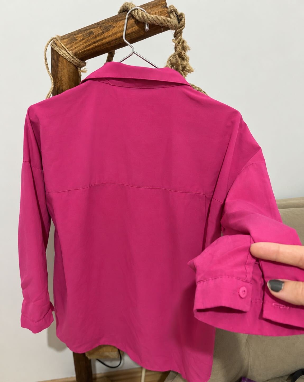 Pembe Gömlek — görsel 3/4