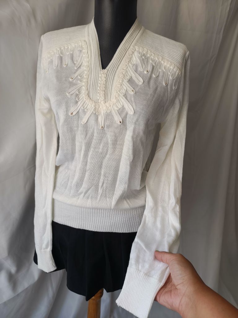 Beyaz vintage işlemeli Kazak 5061 — görsel 17/17