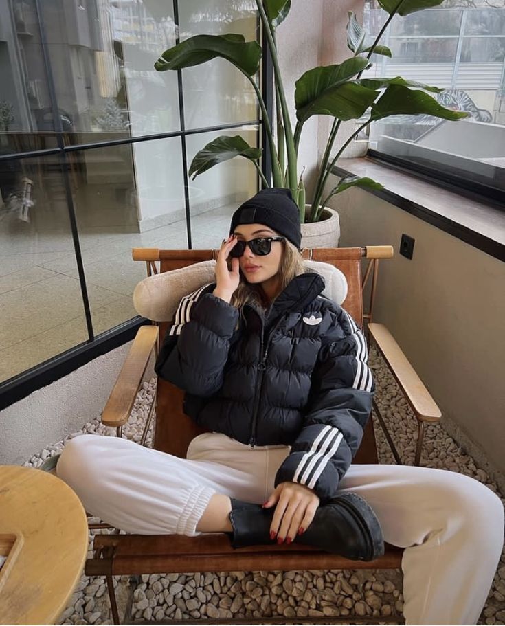 Adidas Siyah Kadın Mont — görsel 8/20