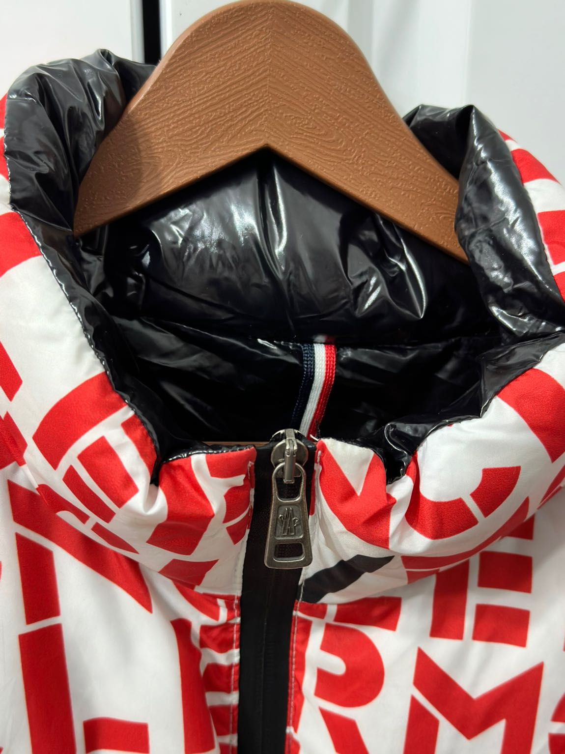 Moncler Mont — görsel 4/8