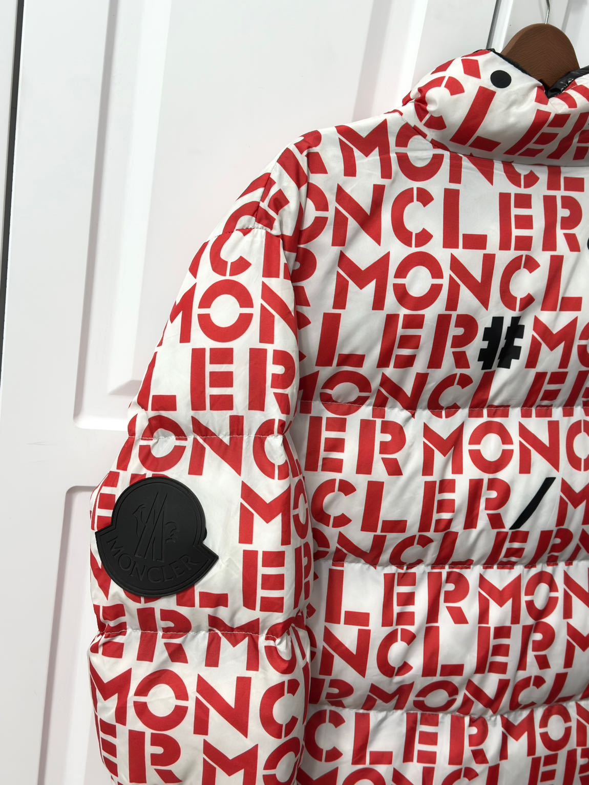 Moncler Mont — görsel 6/8