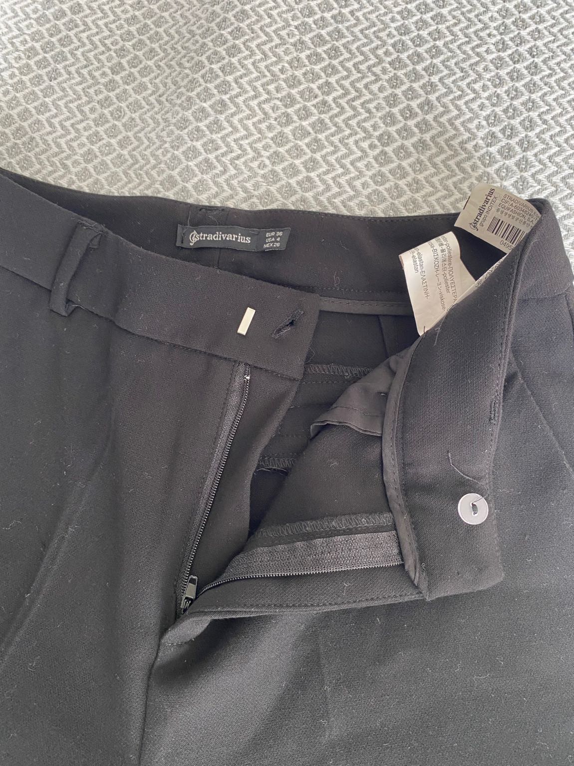 Stradivarius Siyah Kumaş Pantolon — görsel 2/3