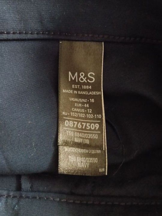 Marks&Spencer. Lacivert Şort — görsel 3/3
