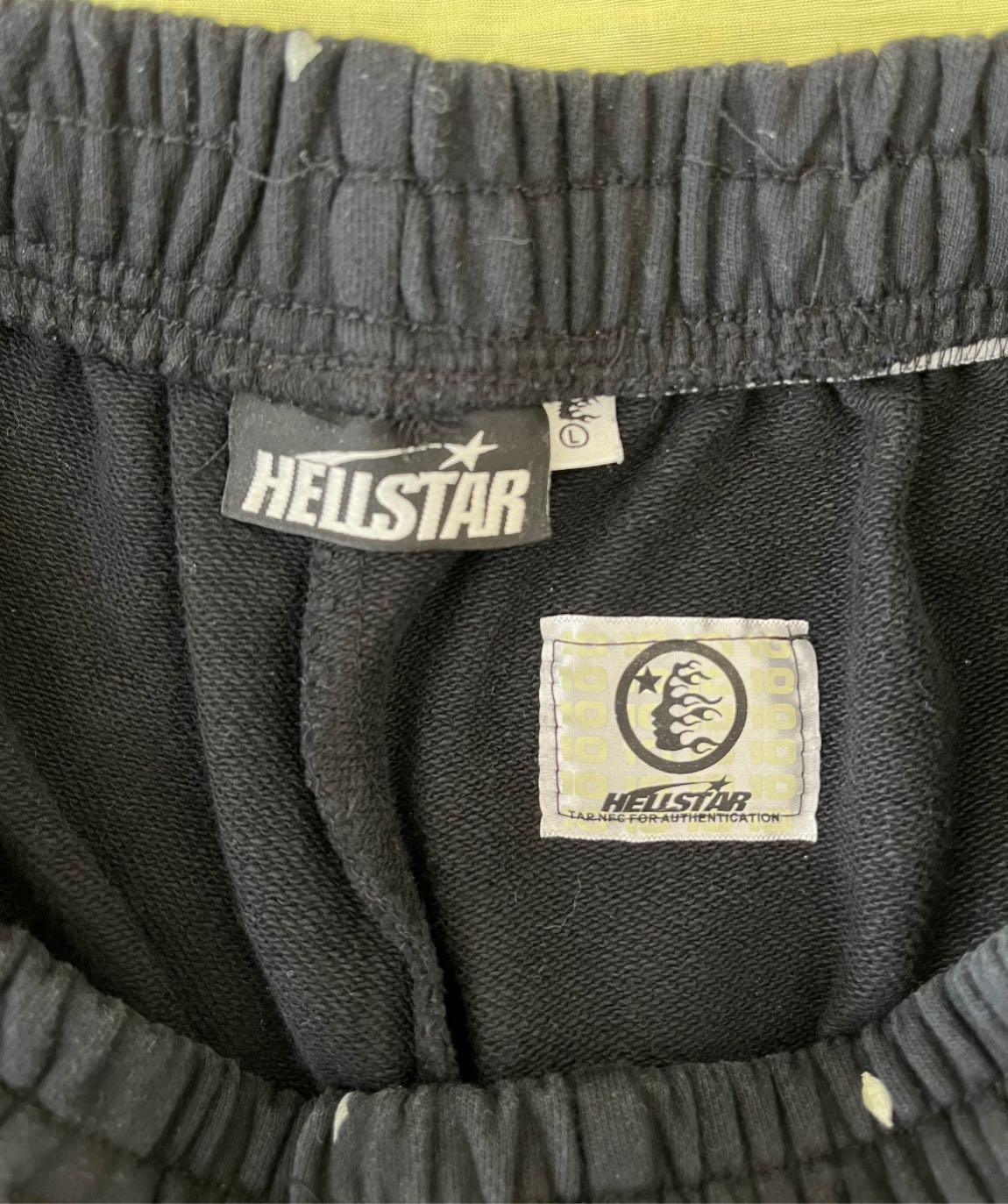 Hellstar Desenli Siyah Şort — görsel 4/5