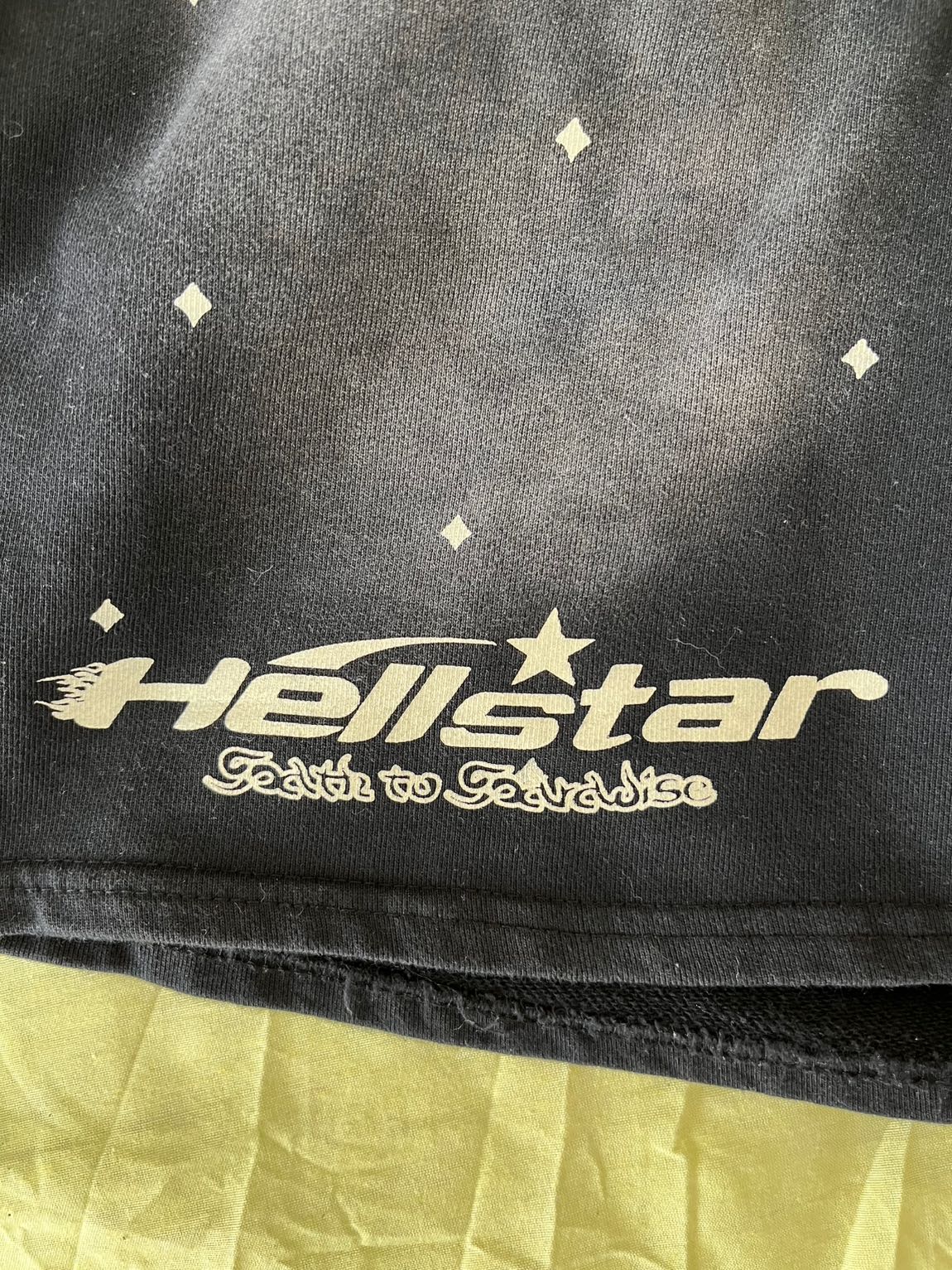 Hellstar Desenli Siyah Şort — görsel 3/5