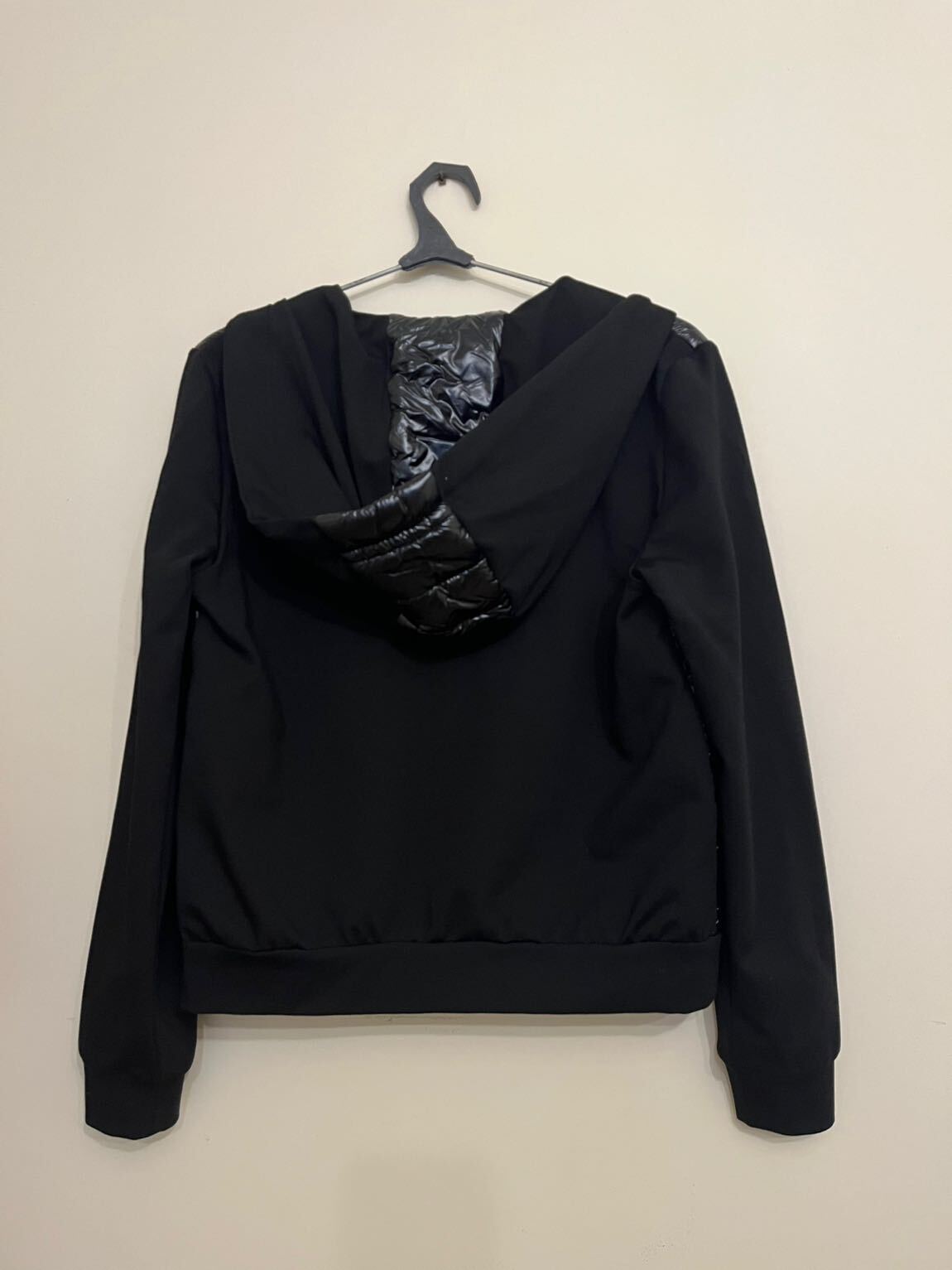 Moncler Kapüşonlu Mont — görsel 2/6