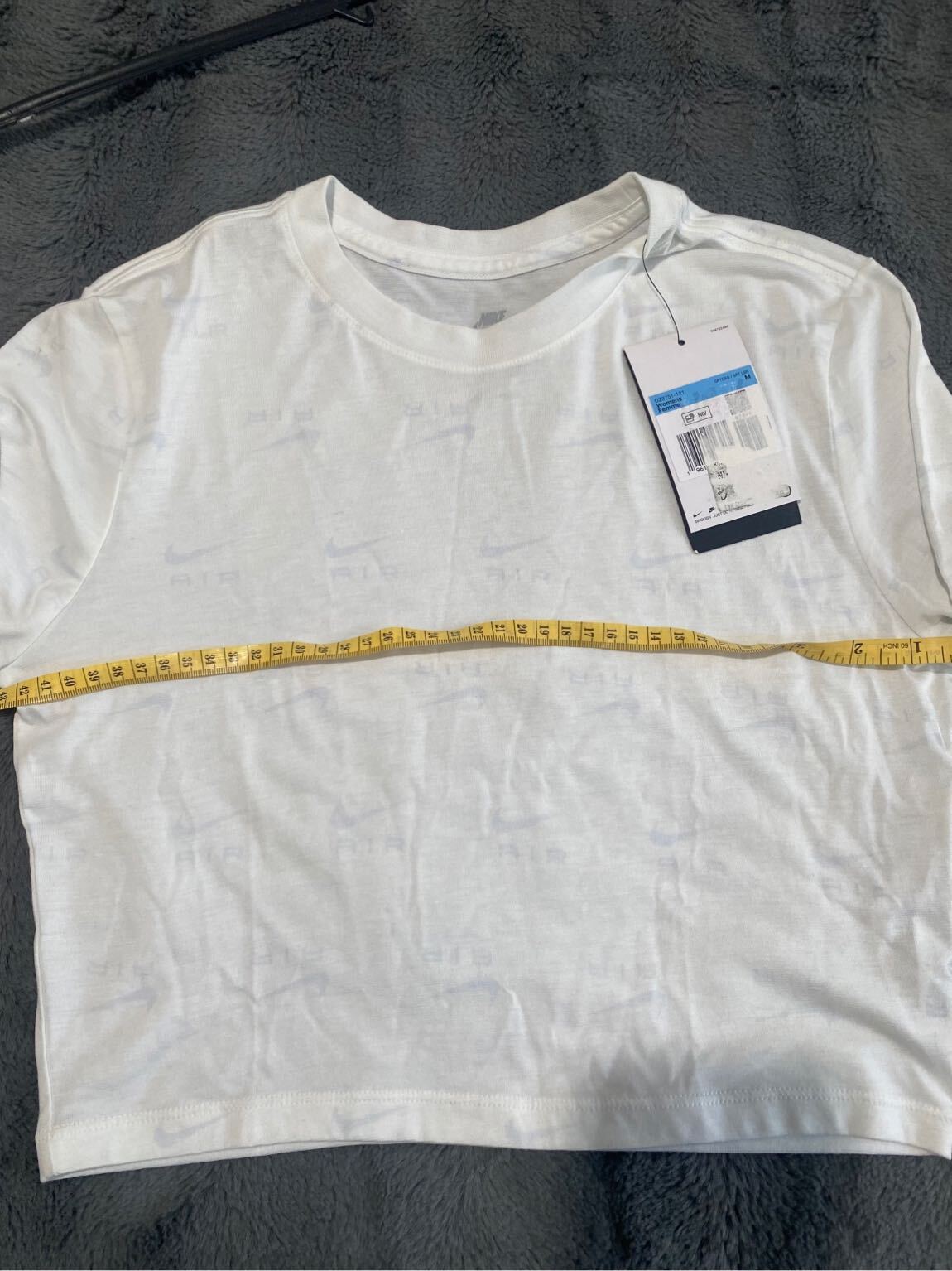 Beyaz Nike Tişört crop tişört — görsel 2/4