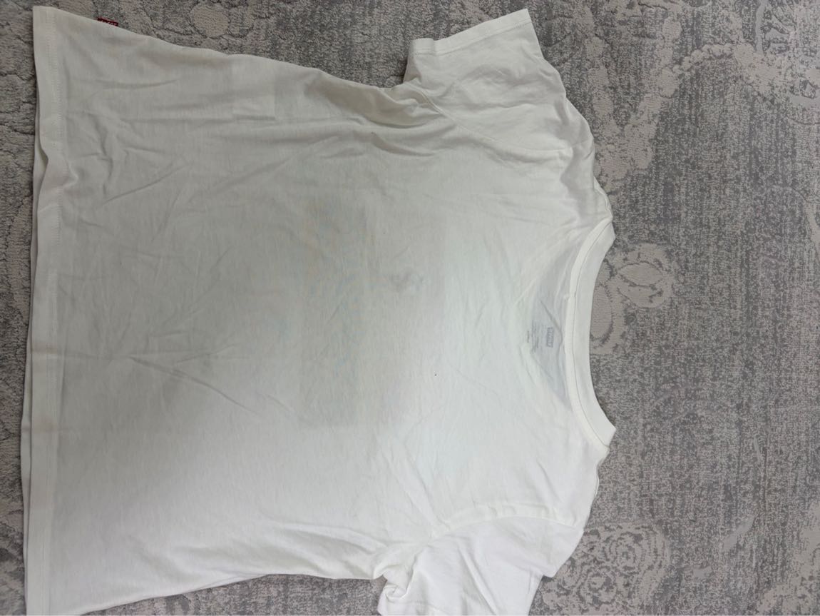 Levi's Beyaz Baskılı Tişört — görsel 3/3
