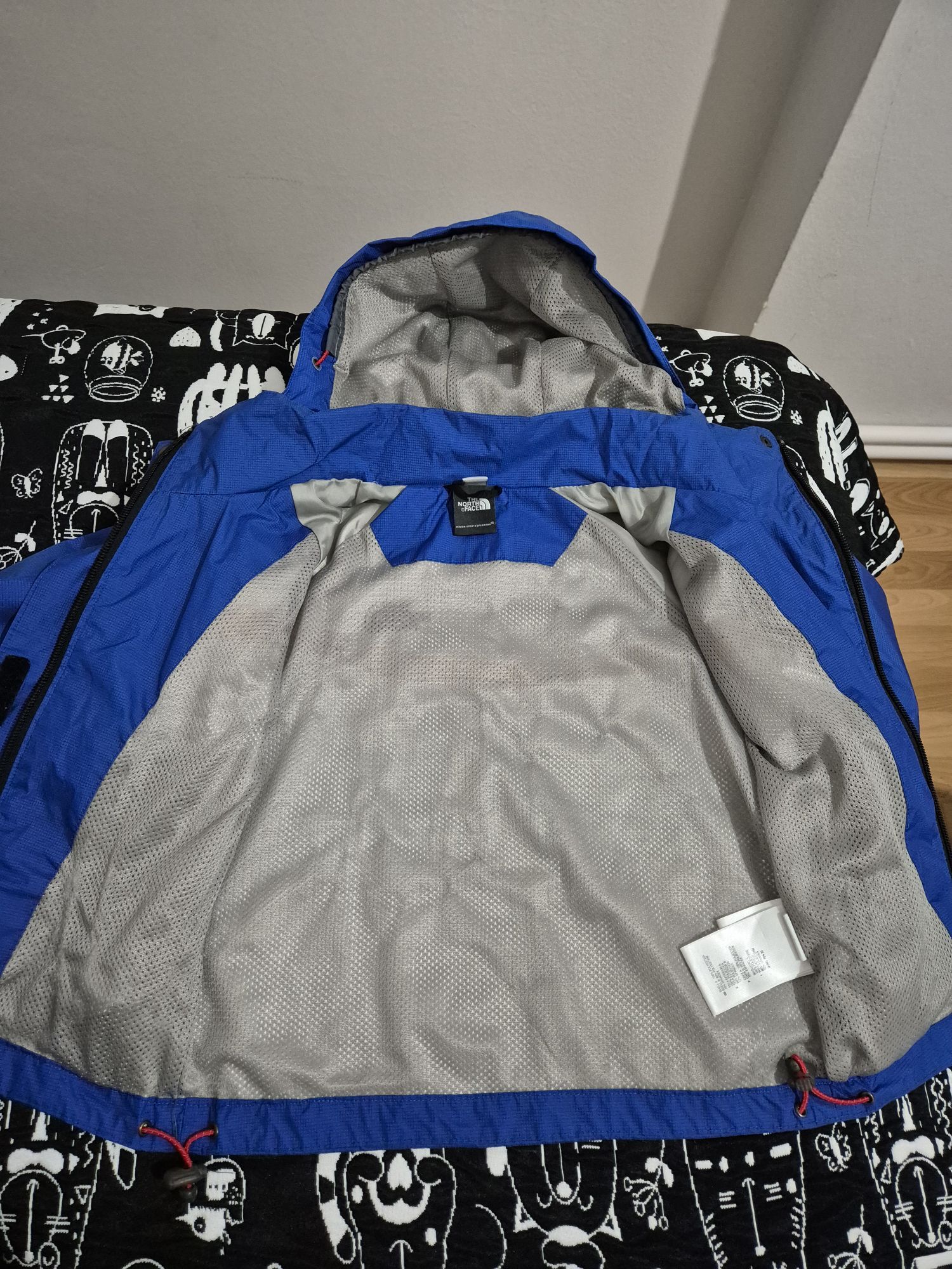 The North Face Mavi Yağmurluk — görsel 3/4