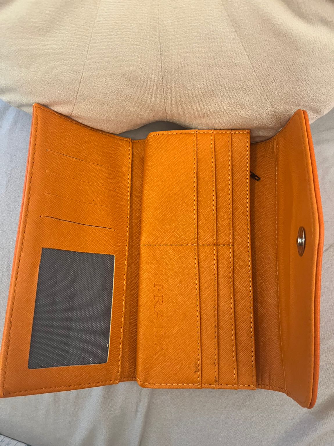 Prada Turuncu Cüzdan — görsel 2/4