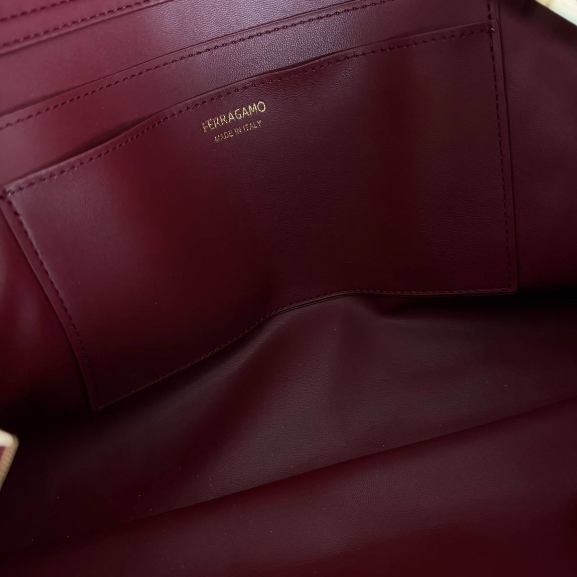 Salvatore Ferragamo Hug Soft Bag — görsel 13/15