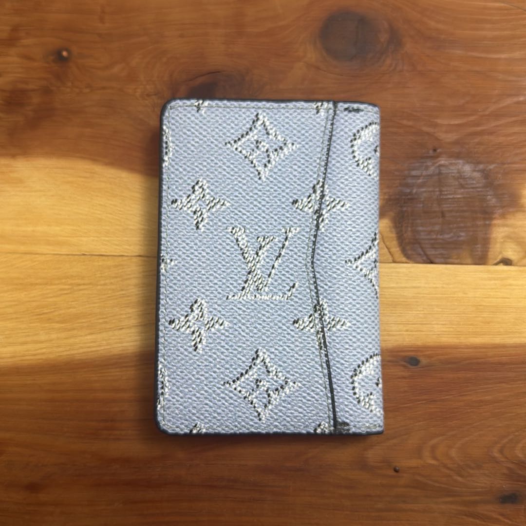 Louis Vuitton benzeri kartlık — görsel 3/4