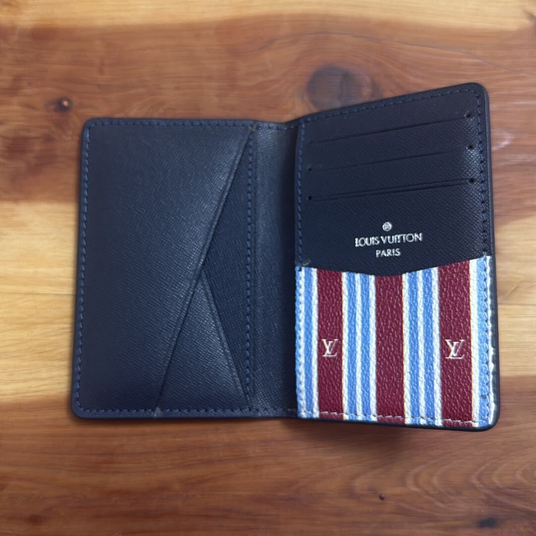 Louis Vuitton benzeri kartlık — görsel 2/4