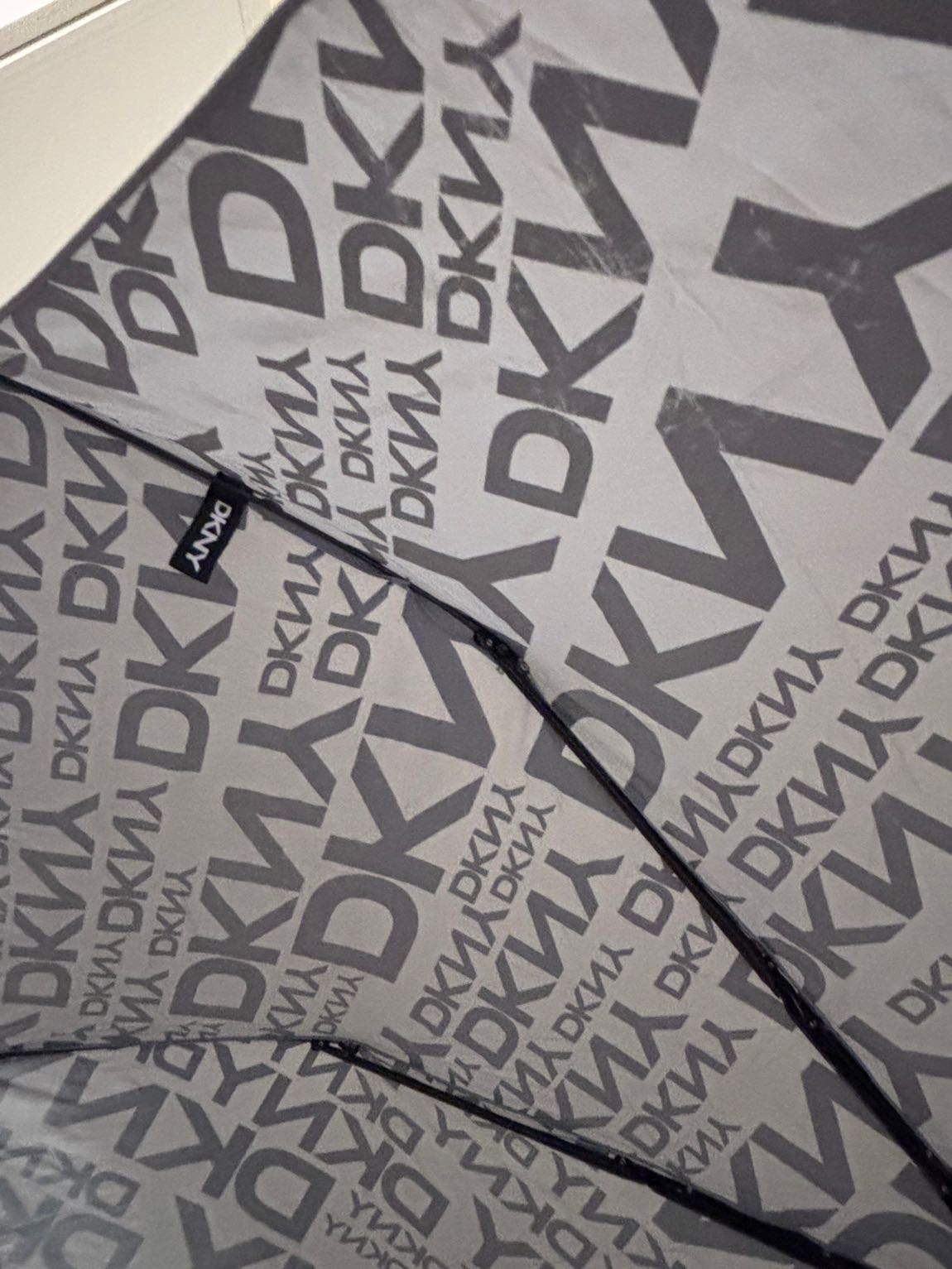 DKNY Şemsiye — görsel 3/7