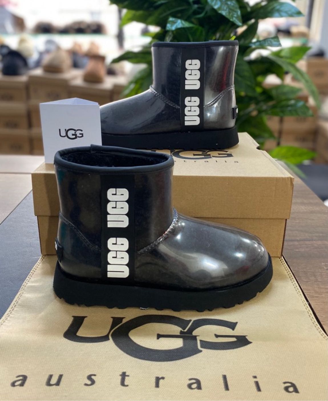 UGG Waterproof Bot — görsel 2/4