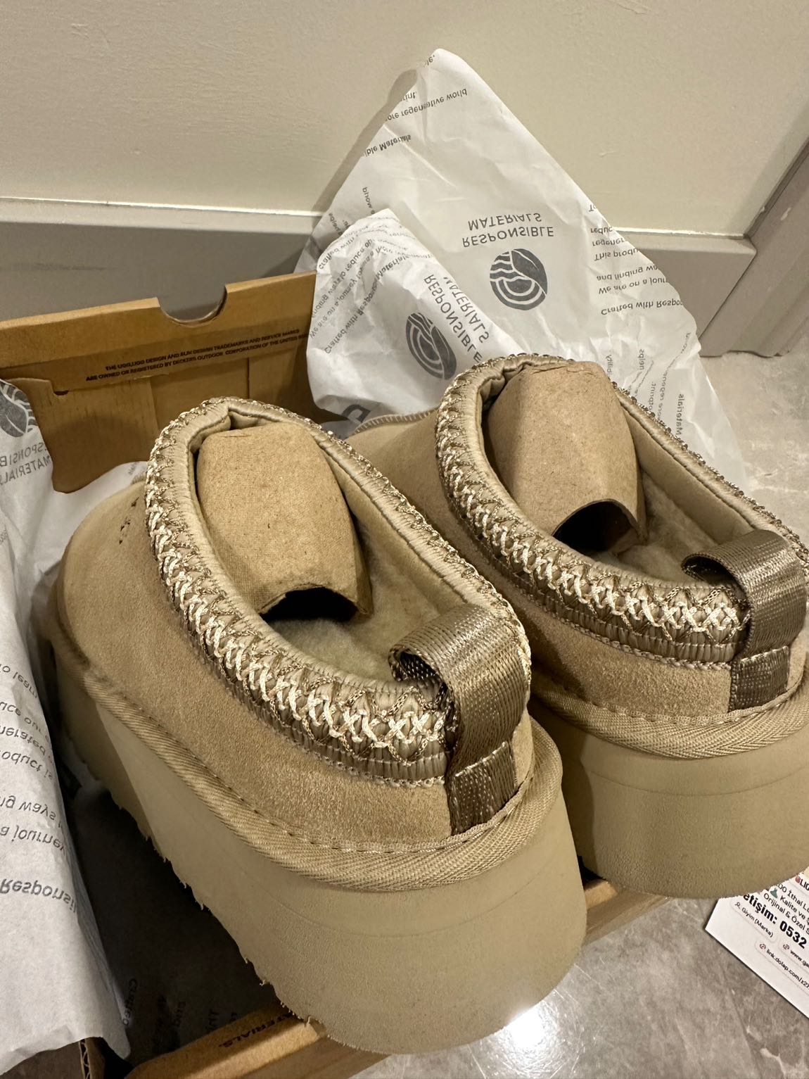 Ugg krem tazz terlik — görsel 2/7