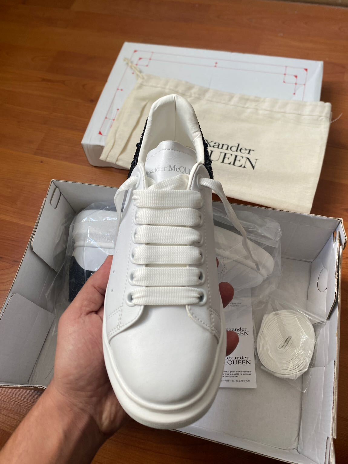 %100 DERİ İTHAL ALEXANDER MCQUEEN — görsel 2/8