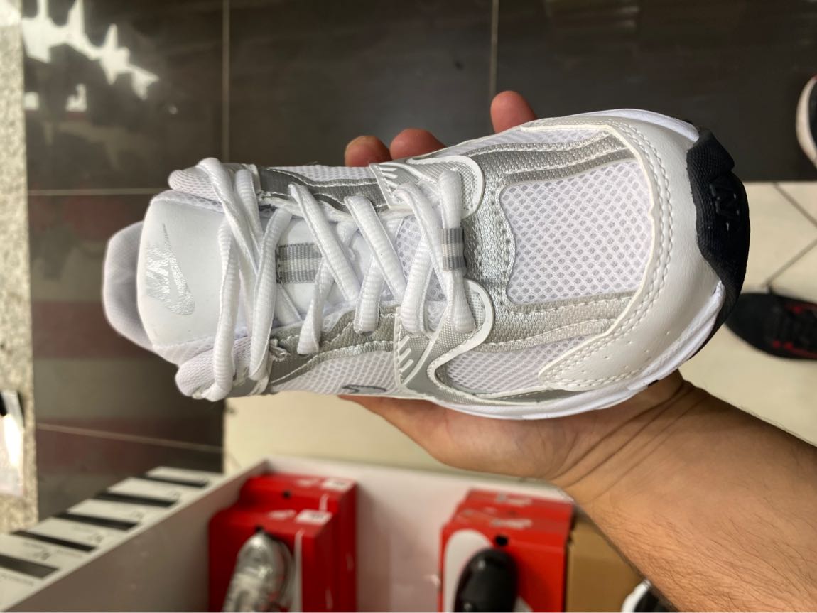Nike Beyaz Sneaker — görsel 2/3