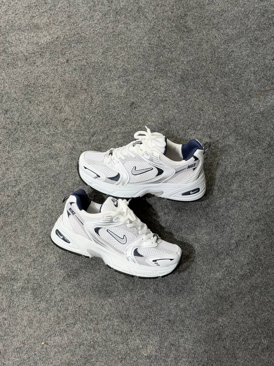 Nike Beyaz Spor Ayakkabı 530 — görsel 4/4