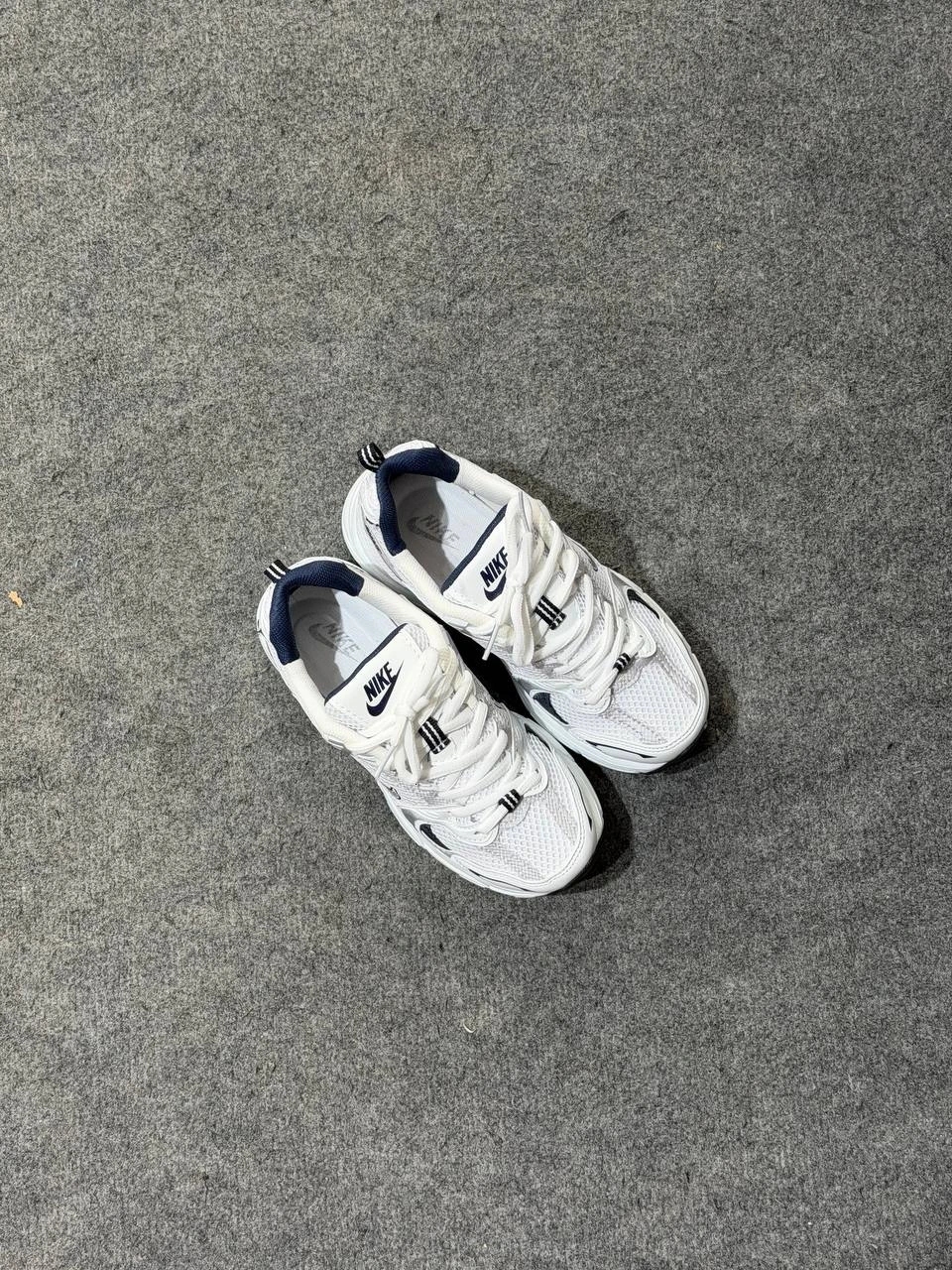Nike 530 Beyaz Lacivert Spor Ayakkabı — görsel 3/6