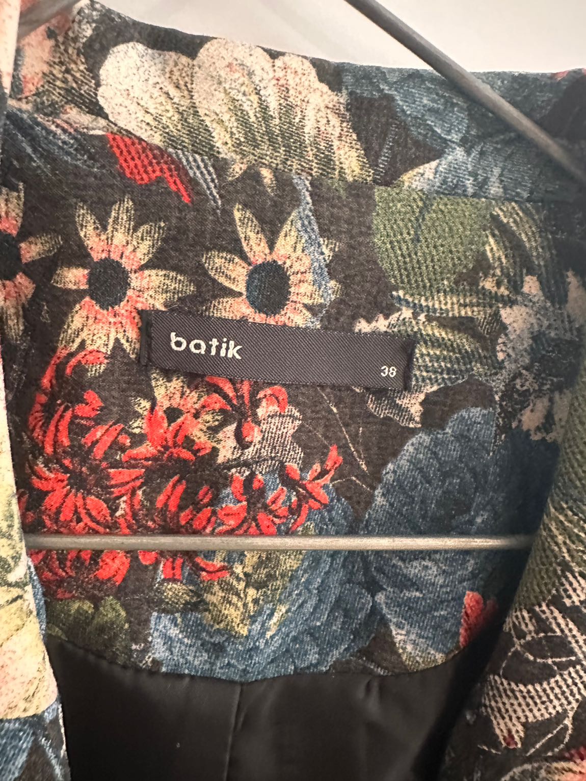 Batik Marka Çiçek Desenli Ceket — görsel 3/3