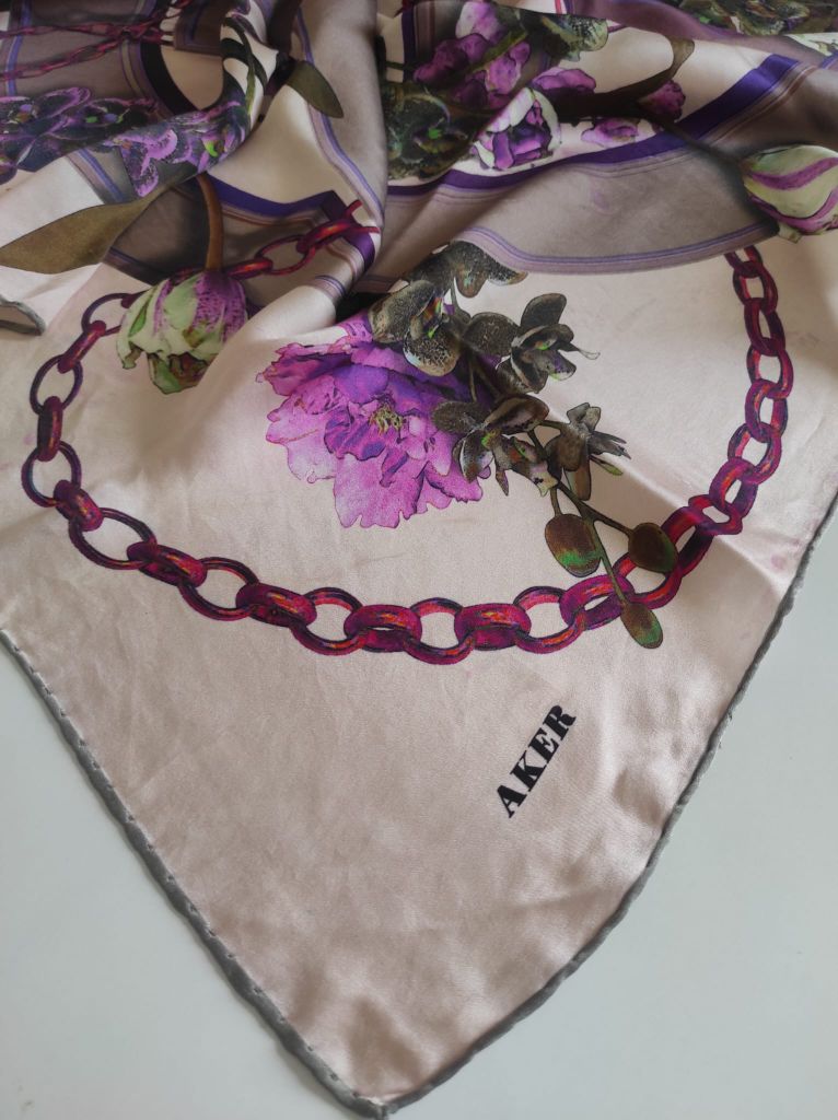 Aker marka ipek eşarp — görsel 3/9