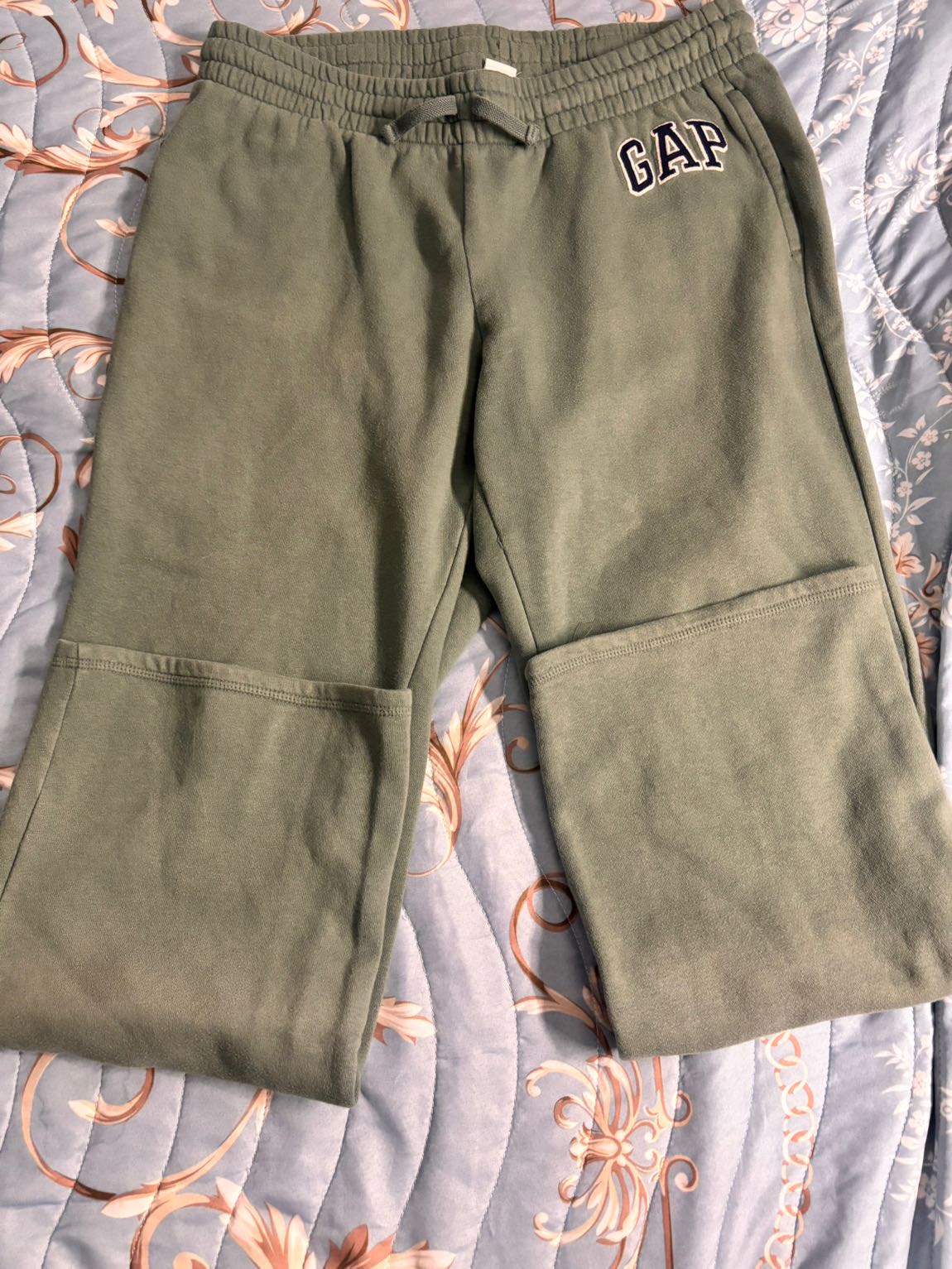 GAP Eşofman Altı — görsel 2/4