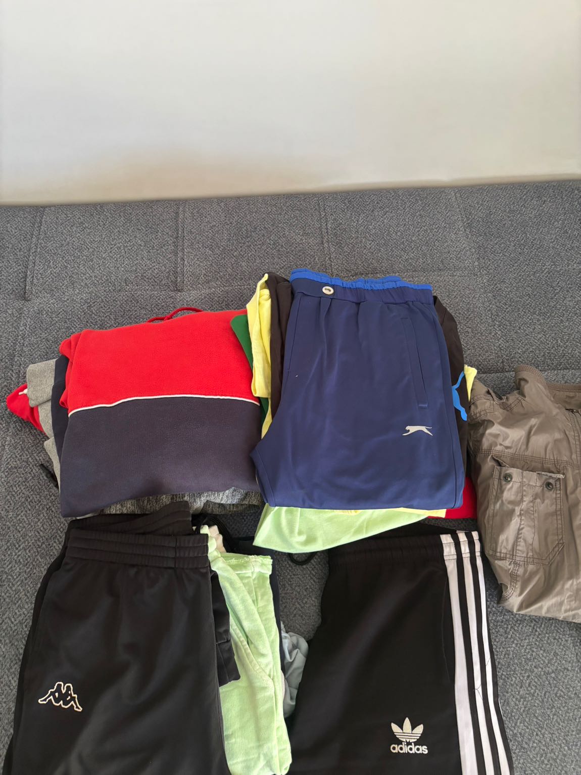 1 ceket 3 eşofman 10 tişört 4Sweat5 şort — görsel 2/5