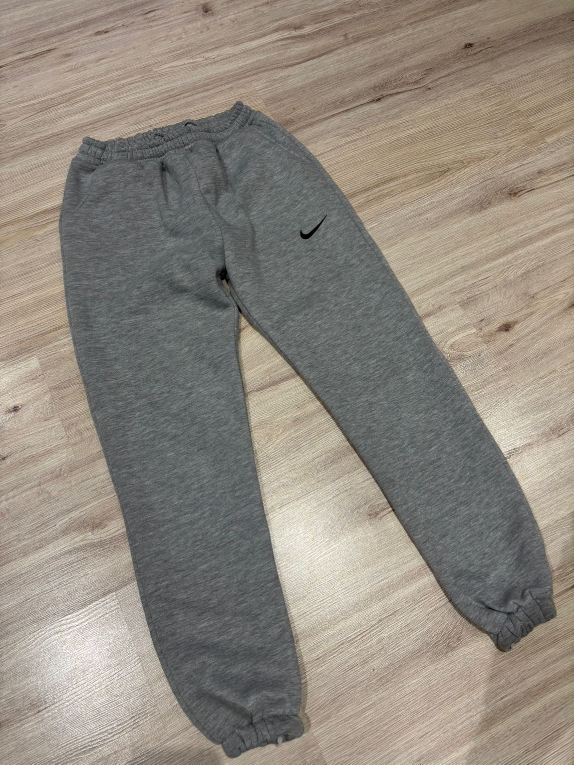 Nike Gri Eşofman Altı — görsel 4/4