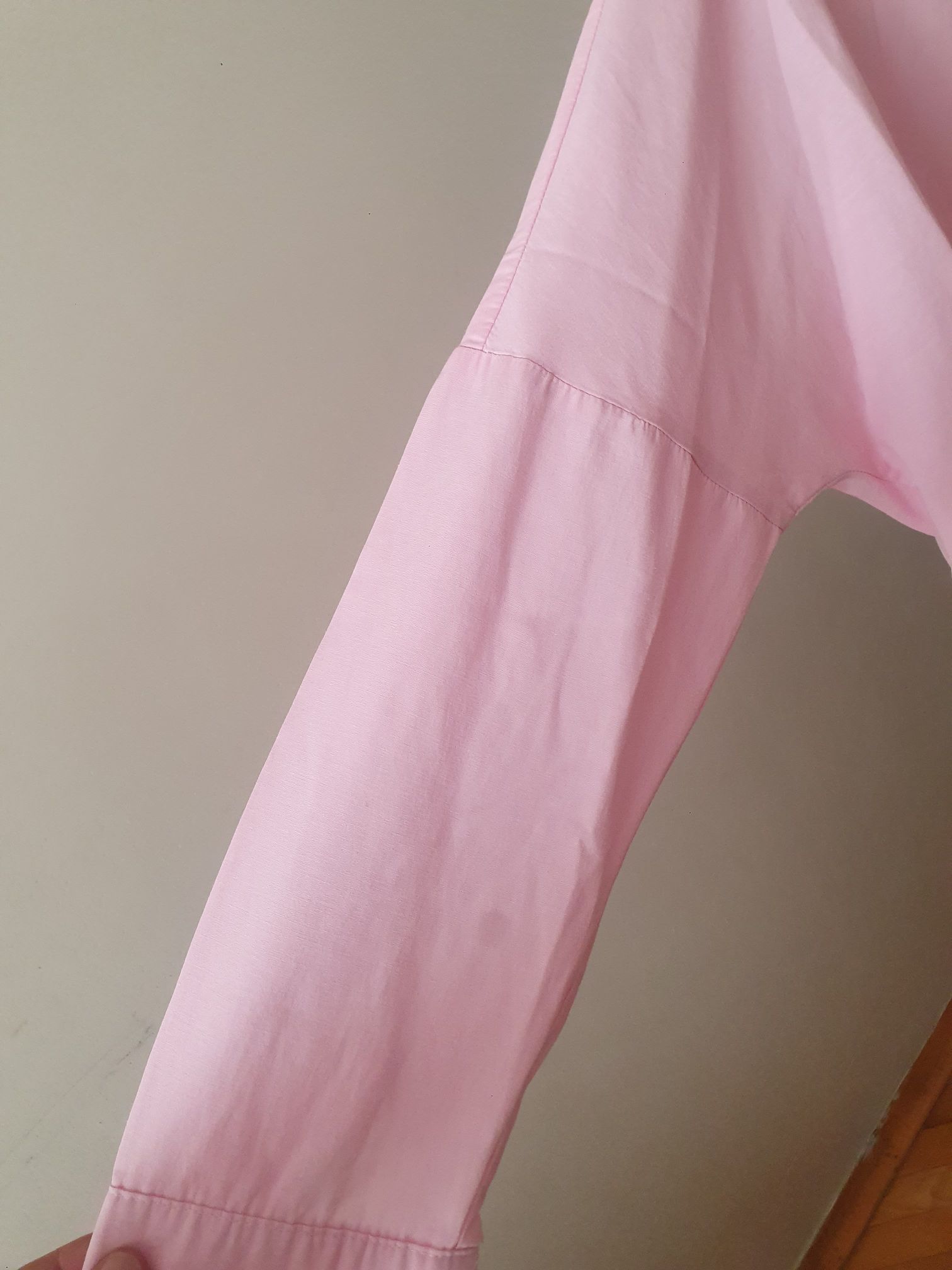 Pembe Gömlek — görsel 4/4