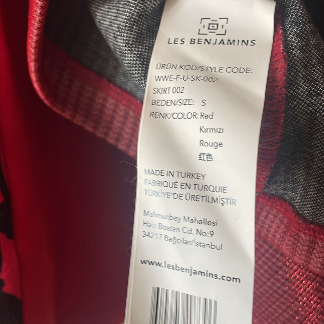 T-Shirt ve Etek Kombini — görsel 11/12