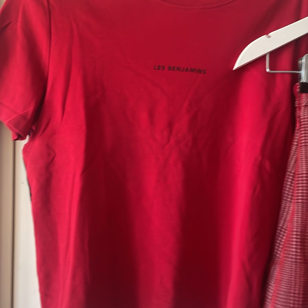 T-Shirt ve Etek Kombini — görsel 2/12