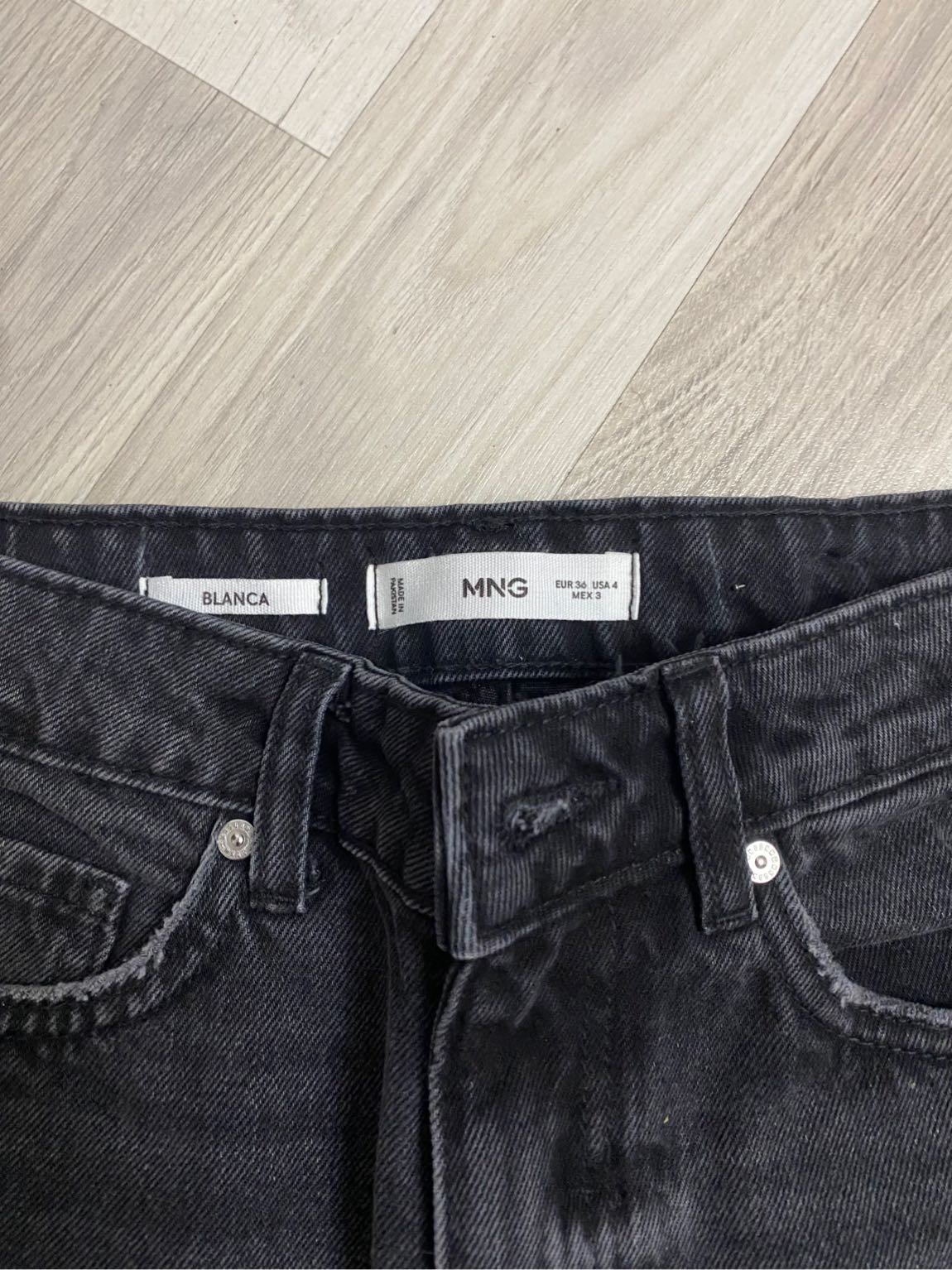Mango Siyah Yırtık Jean — görsel 2/3