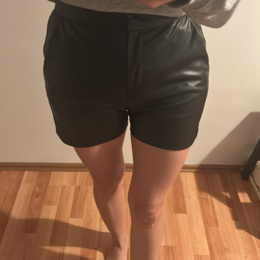 Siyah Deri Şort — görsel 9/9
