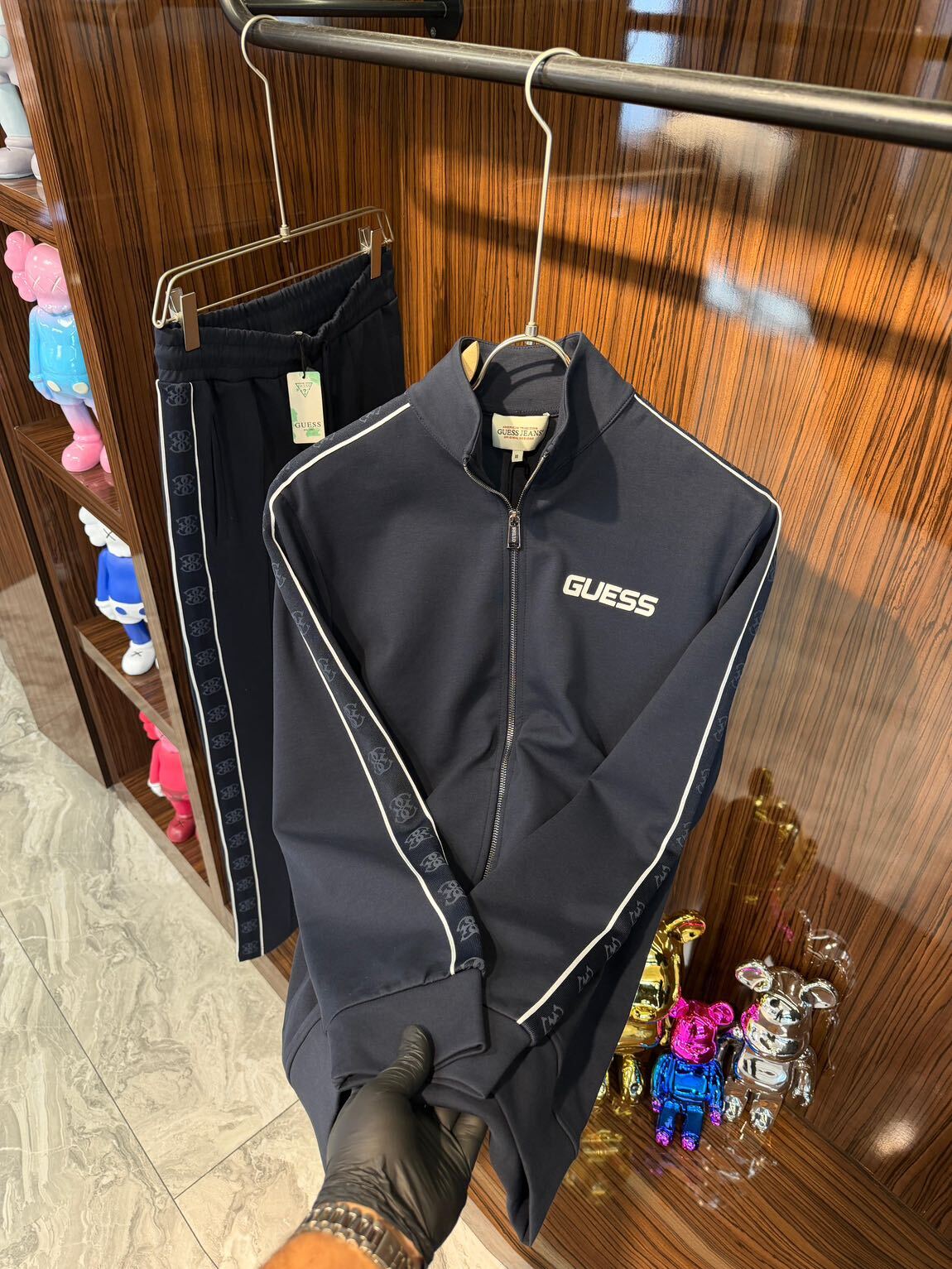 Guess Spor Eşofman Takımı — görsel 3/5