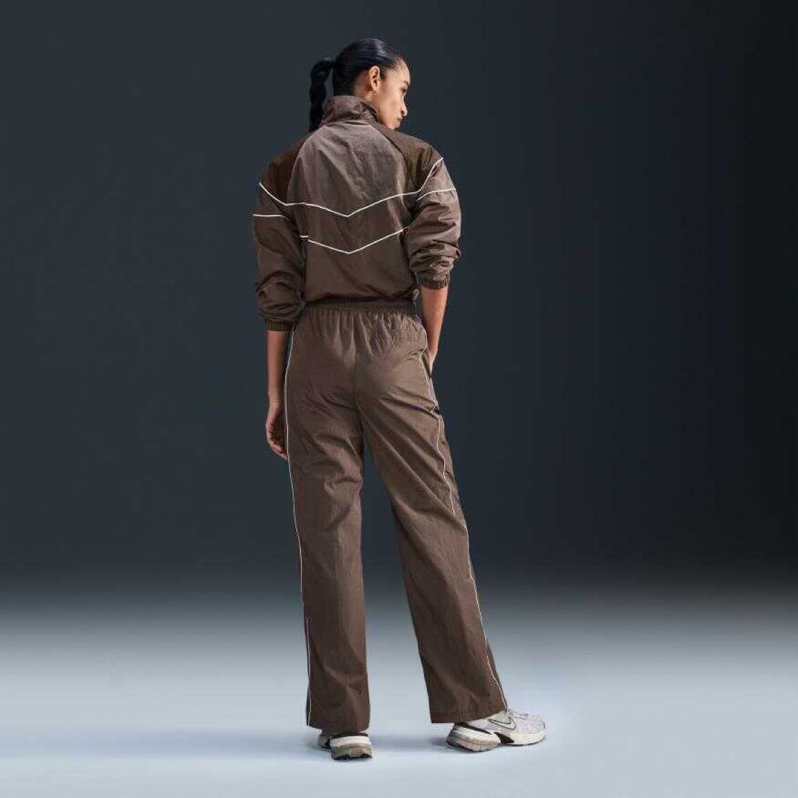 Nike Kahverengi Eşofman Takımı — görsel 3/4