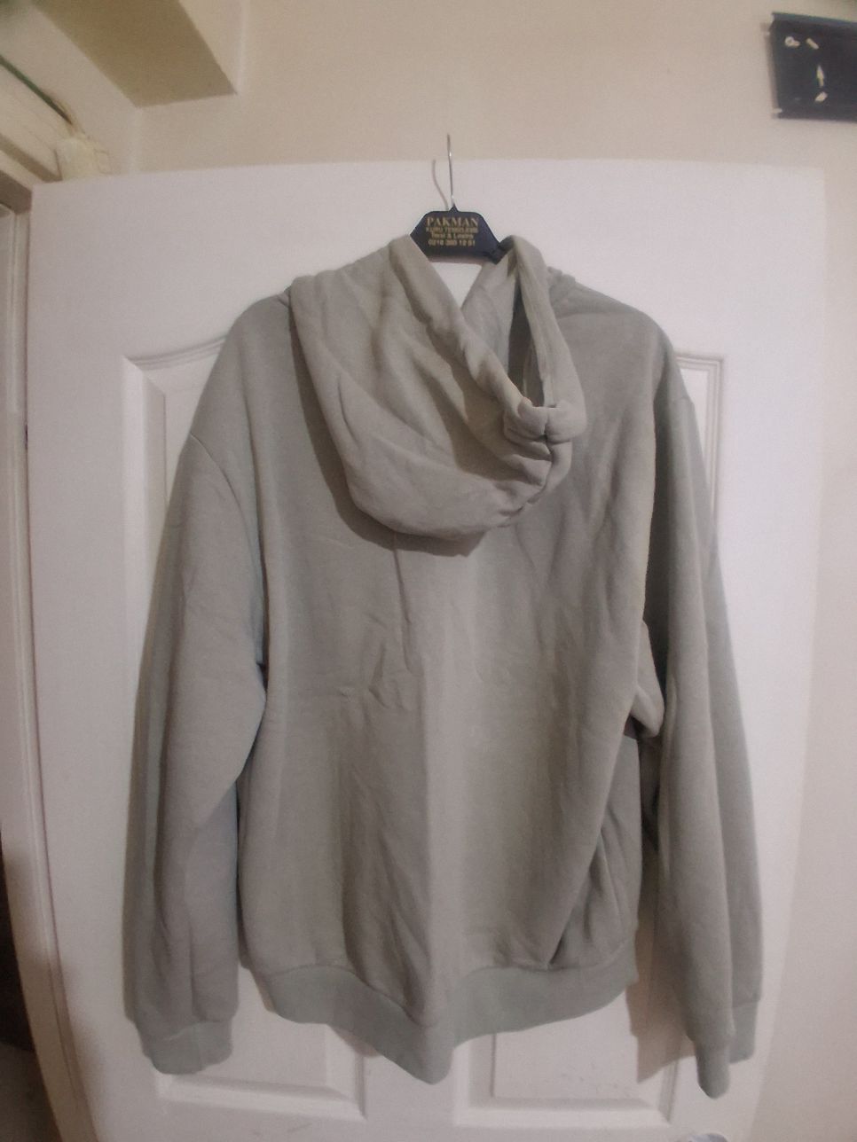 Mavi Logolu Kapüşonlu Sweatshirt — görsel 3/4