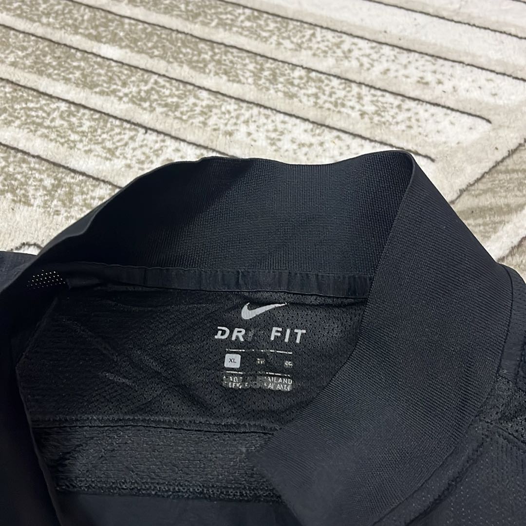 Nike Siyah Spor Üst — görsel 3/4