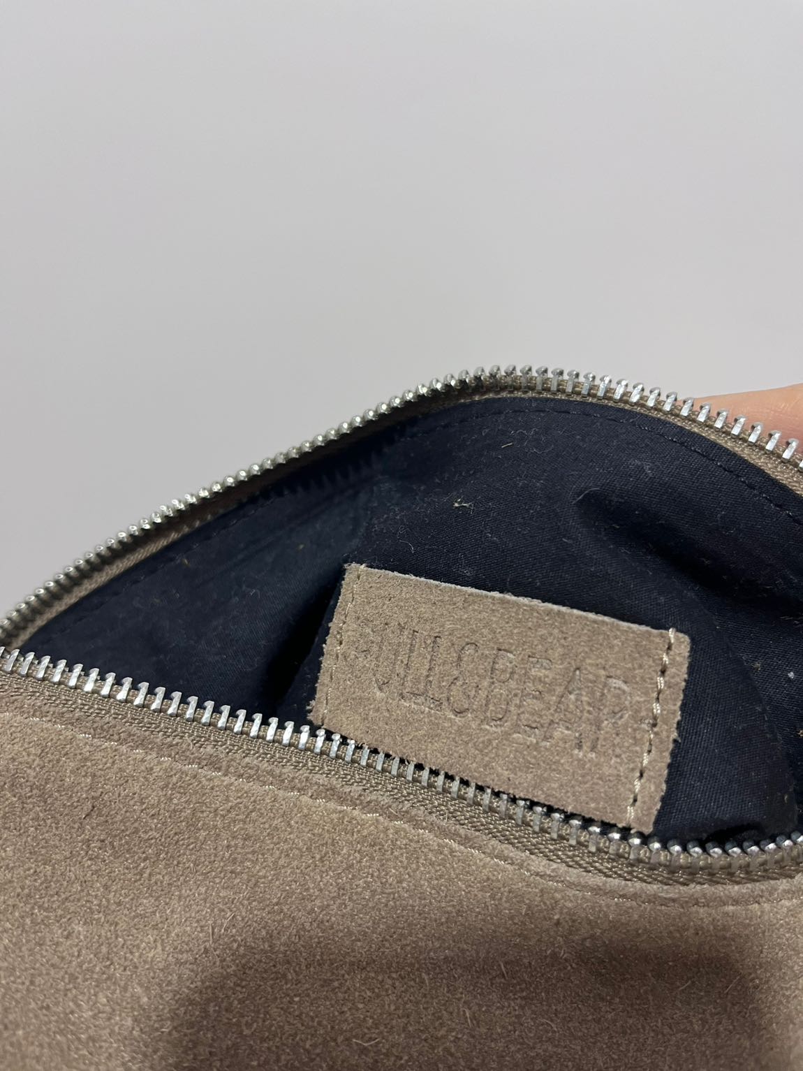 Pull and Bear Süet Omuz Çantası — görsel 3/6