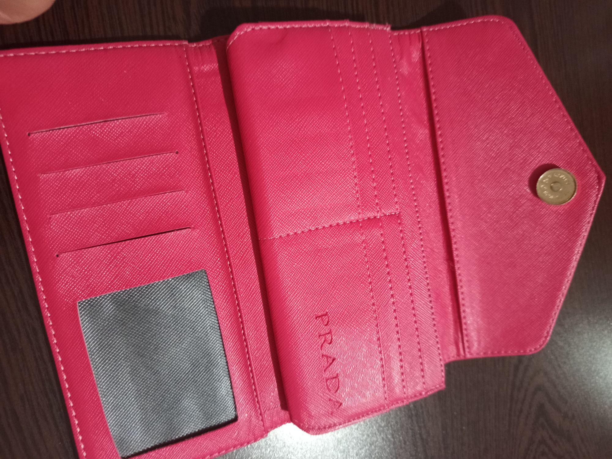 Prada Pembiş Cüzdan — görsel 3/6