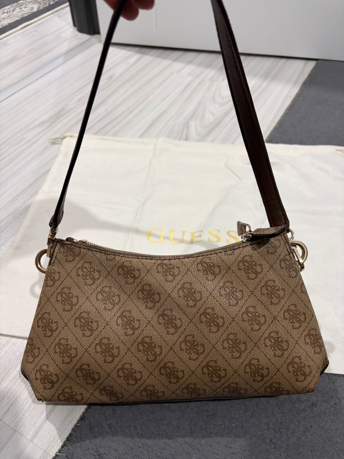 Guess orijinal çanta — görsel 6/11
