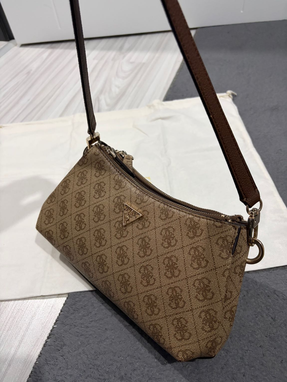 Guess orijinal çanta — görsel 5/11